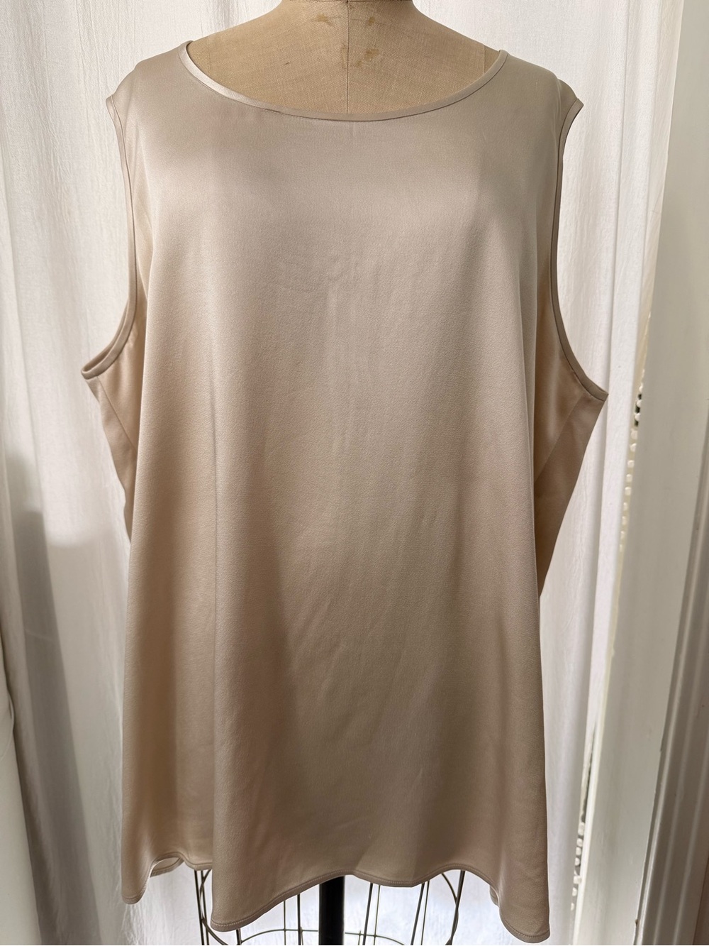 NWT, Marina Rinaldi, Satin Crew Neck Tank, sz 27 (US 18)